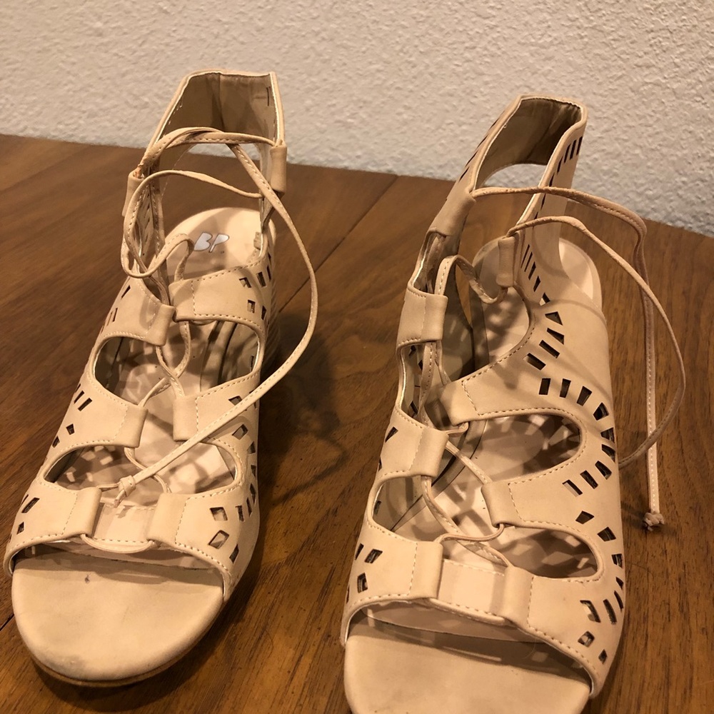 Tan open- toed laced up heels - Picture 3 of 3